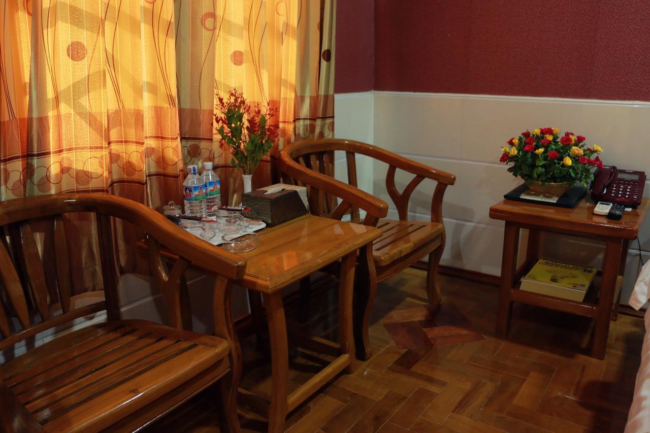 Hotel Shwe Pyi Tan Mandalay Extérieur photo