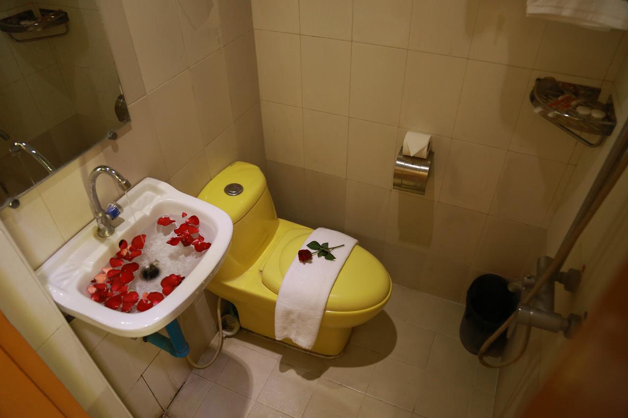 Hotel Shwe Pyi Tan Mandalay Extérieur photo