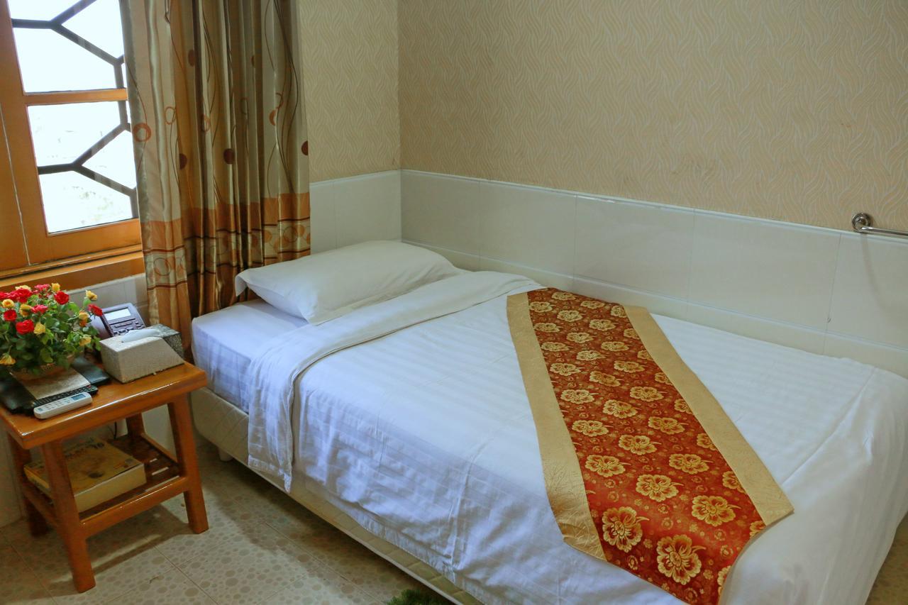Hotel Shwe Pyi Tan Mandalay Extérieur photo