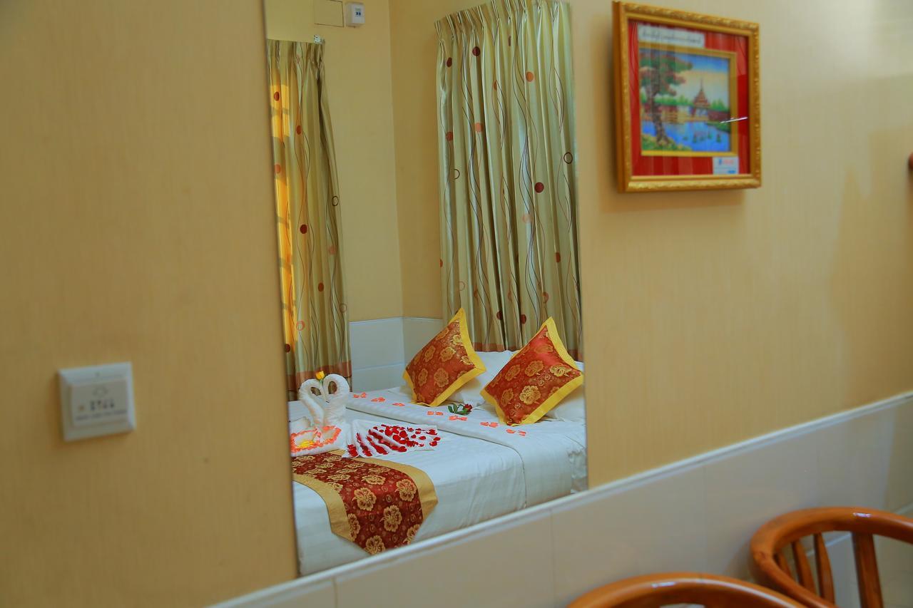 Hotel Shwe Pyi Tan Mandalay Extérieur photo