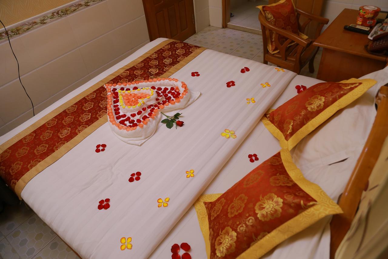 Hotel Shwe Pyi Tan Mandalay Extérieur photo
