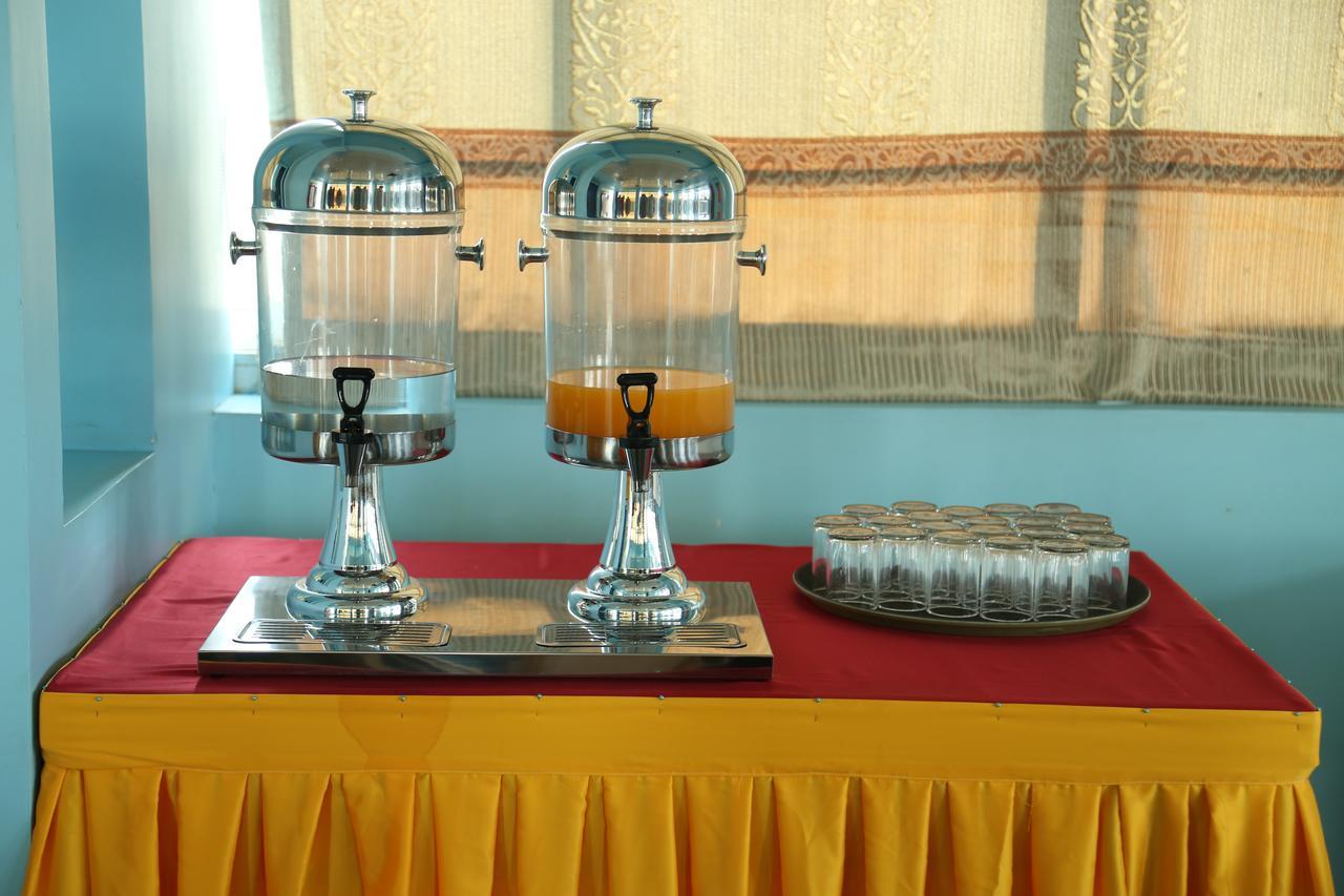 Hotel Shwe Pyi Tan Mandalay Extérieur photo