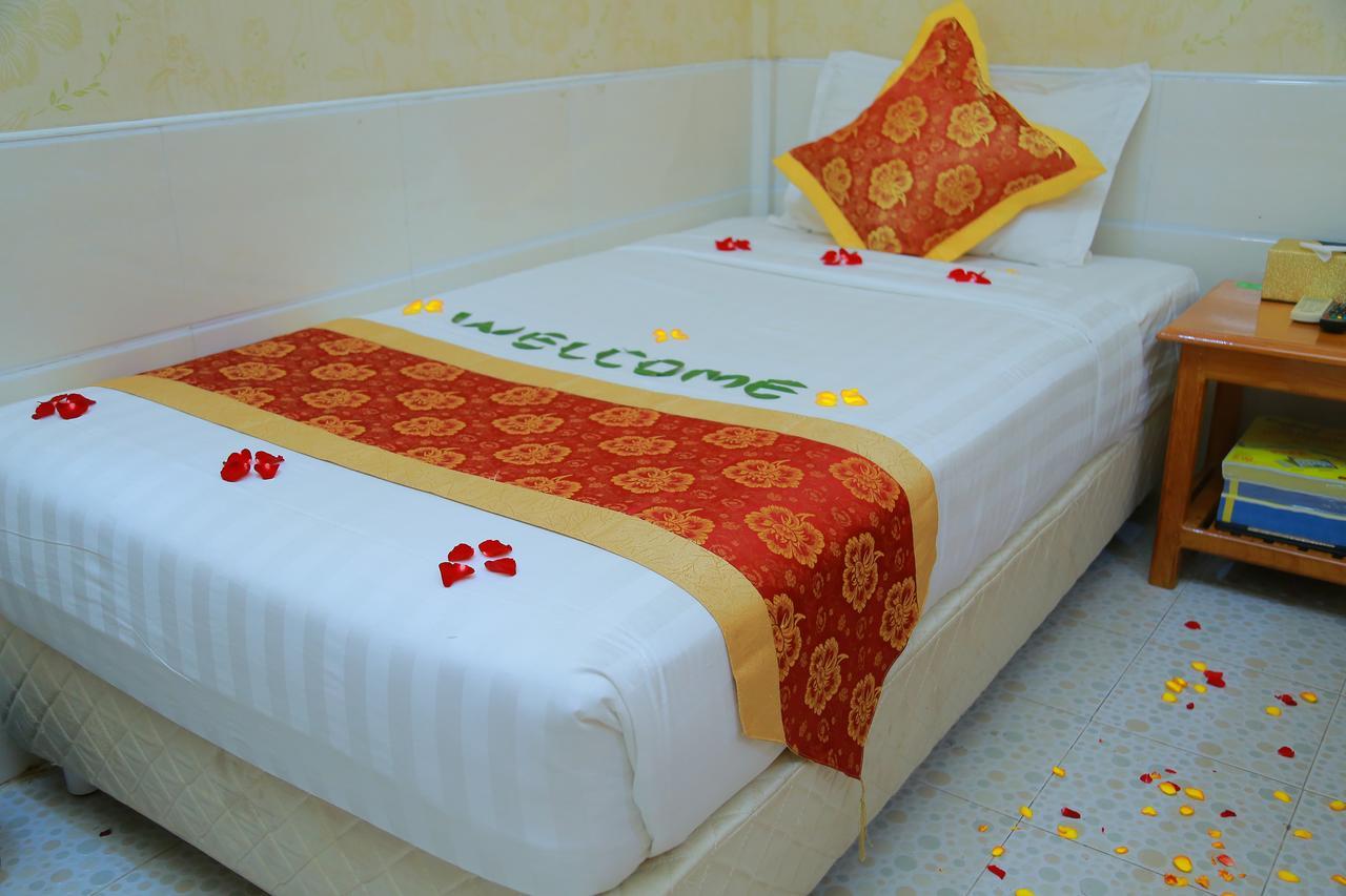 Hotel Shwe Pyi Tan Mandalay Extérieur photo