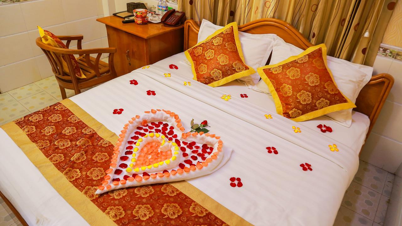 Hotel Shwe Pyi Tan Mandalay Extérieur photo