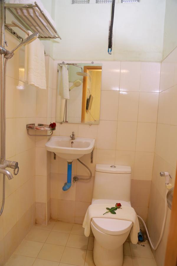 Hotel Shwe Pyi Tan Mandalay Extérieur photo
