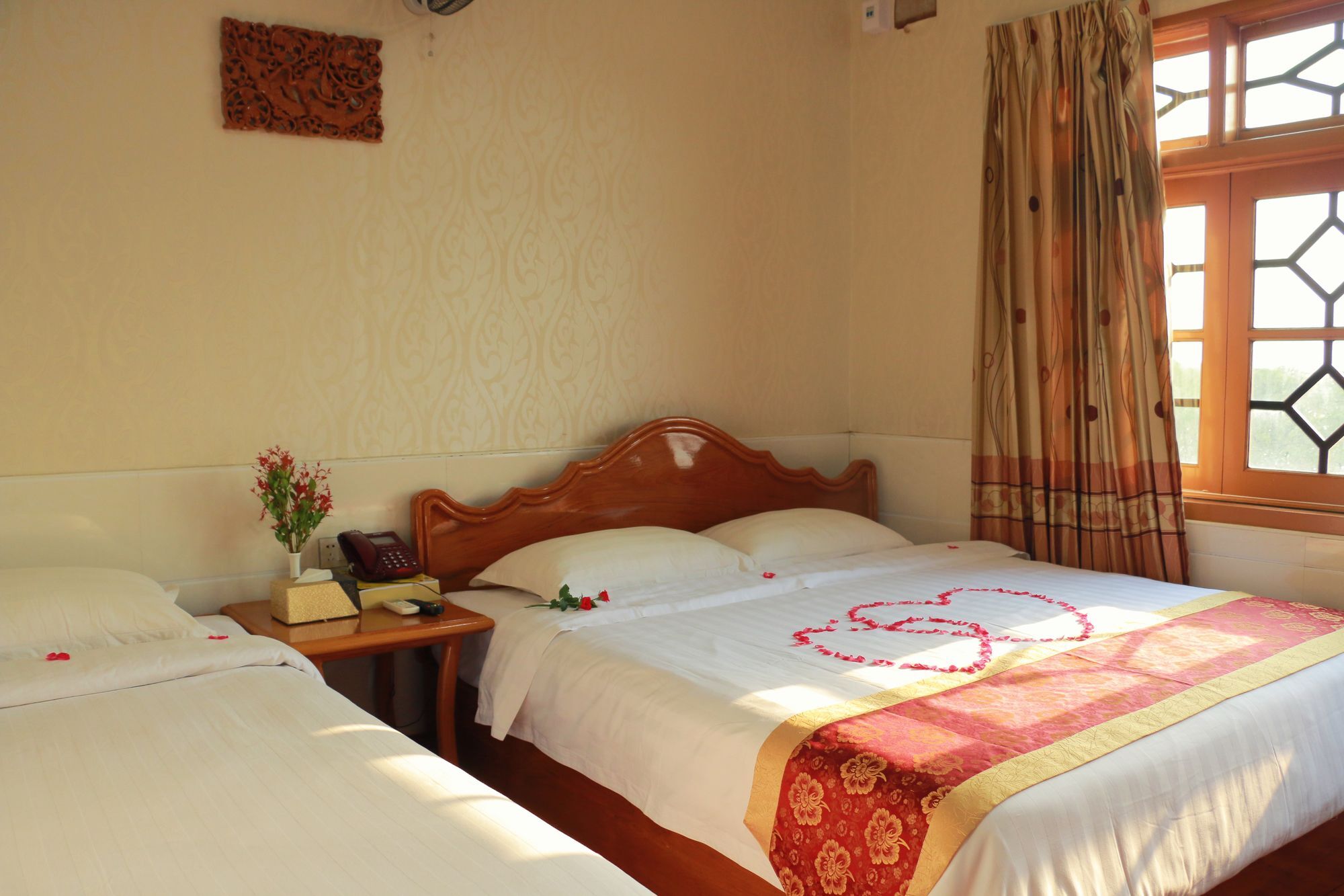 Hotel Shwe Pyi Tan Mandalay Extérieur photo