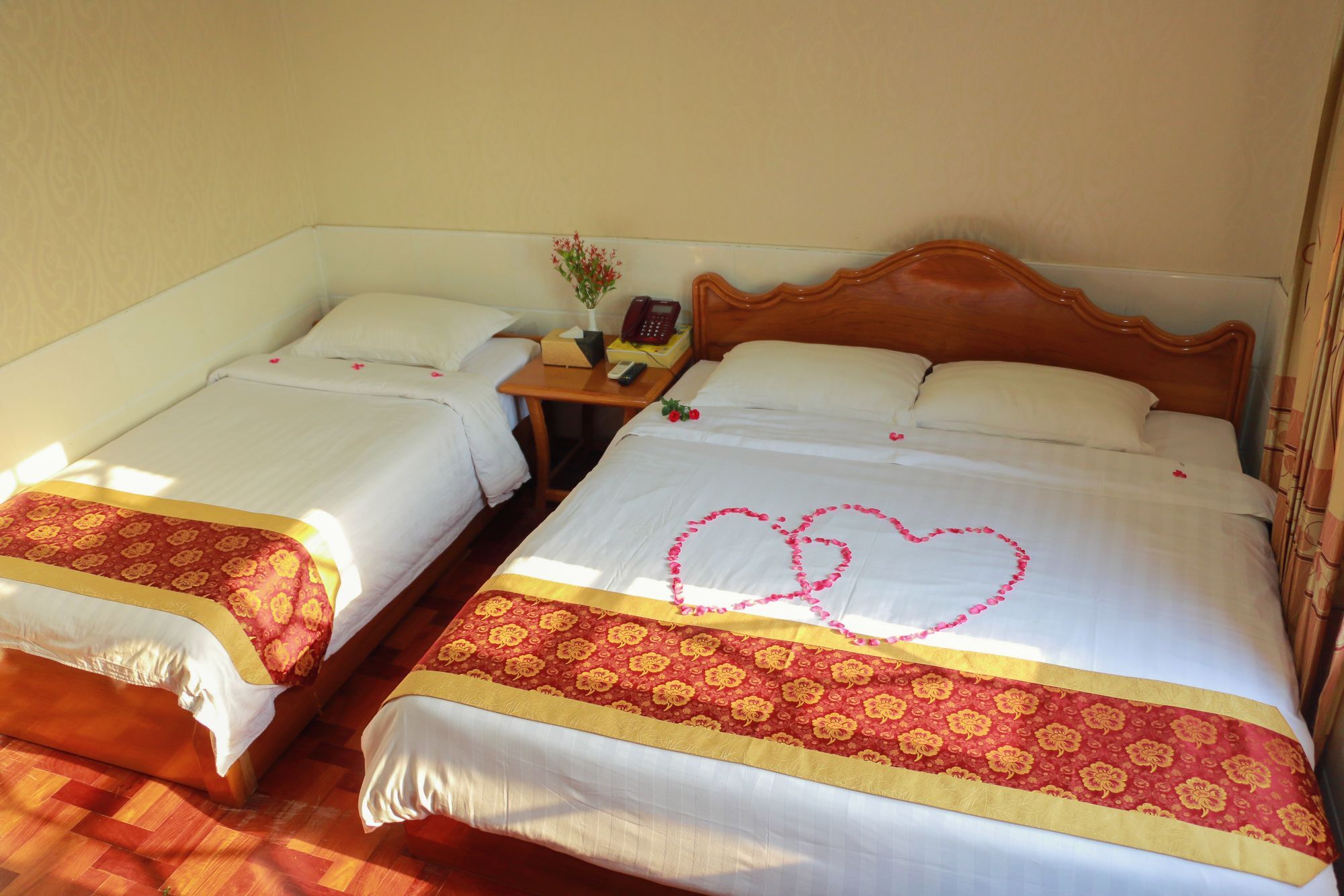 Hotel Shwe Pyi Tan Mandalay Extérieur photo