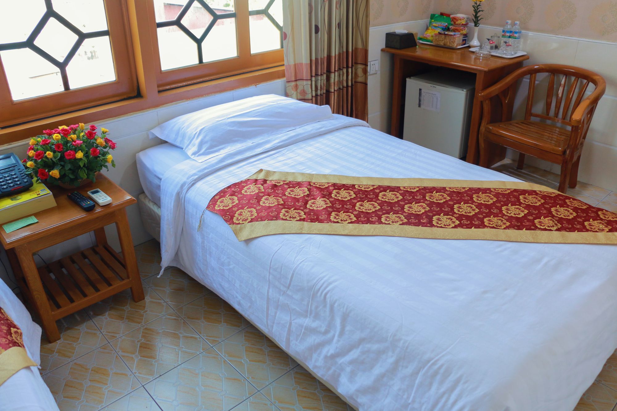 Hotel Shwe Pyi Tan Mandalay Extérieur photo